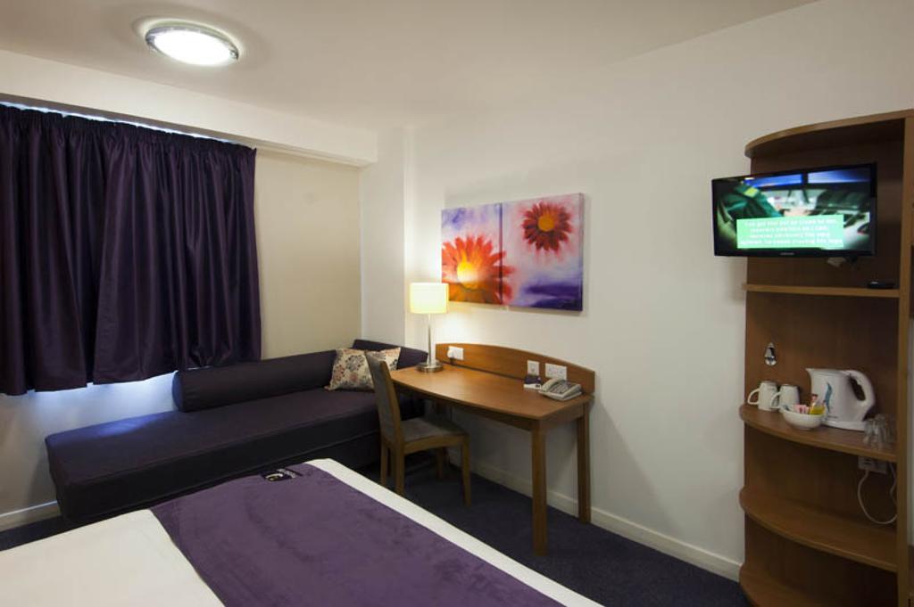 Premier Inn Manchester - Handforth Exterior foto