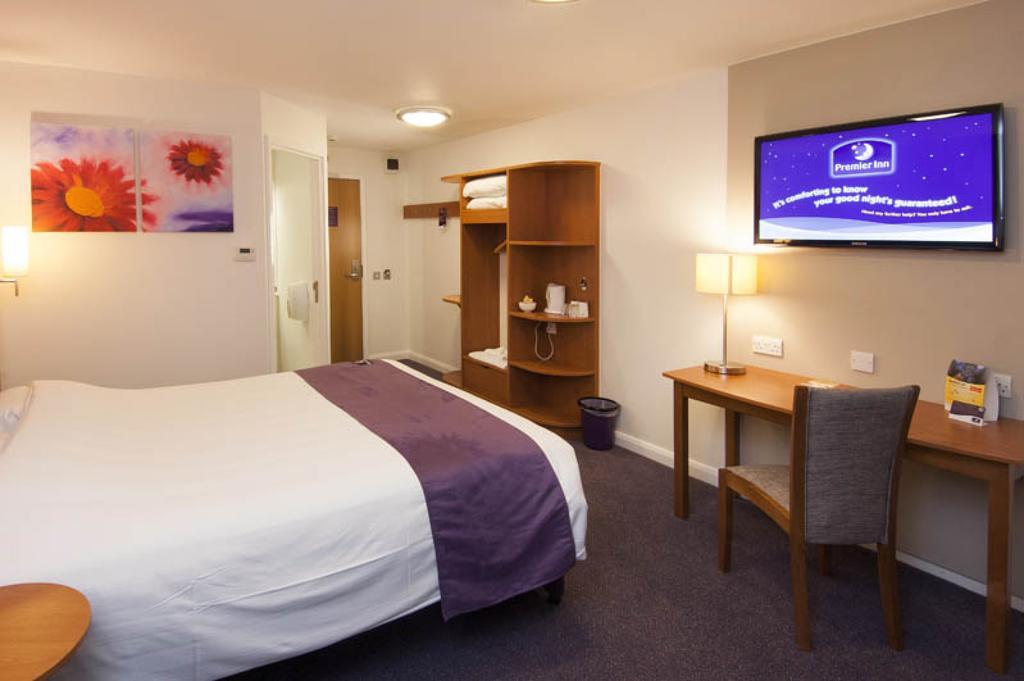 Premier Inn Manchester - Handforth Exterior foto